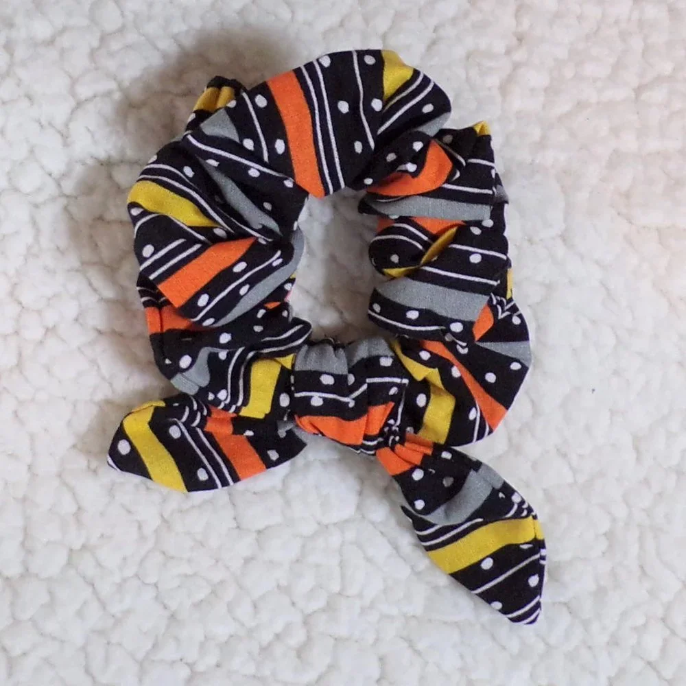 Halloween Hair Scrunchies Lot of 4 Skulls Witch Polka Dots Stripes Handcrafted
